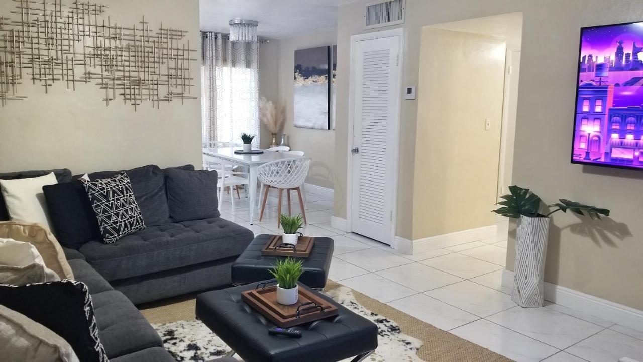 Glam 2 Bedroom Apartment Close To Nsu In Cooper City 외부 사진
