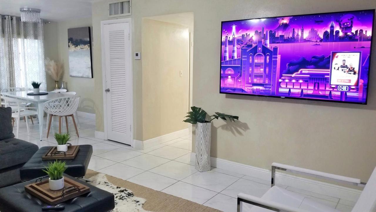Glam 2 Bedroom Apartment Close To Nsu In Cooper City 외부 사진